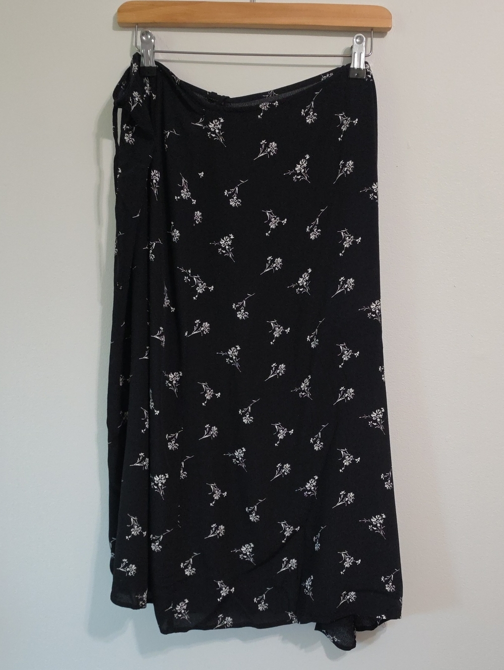 94. GAP 100% Rayon Floral Wrap Dress